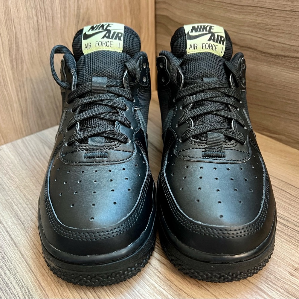 Air Force 1 React CD4366-001 Women’s Size 7.5 *Like New* - Picture 6 of 10